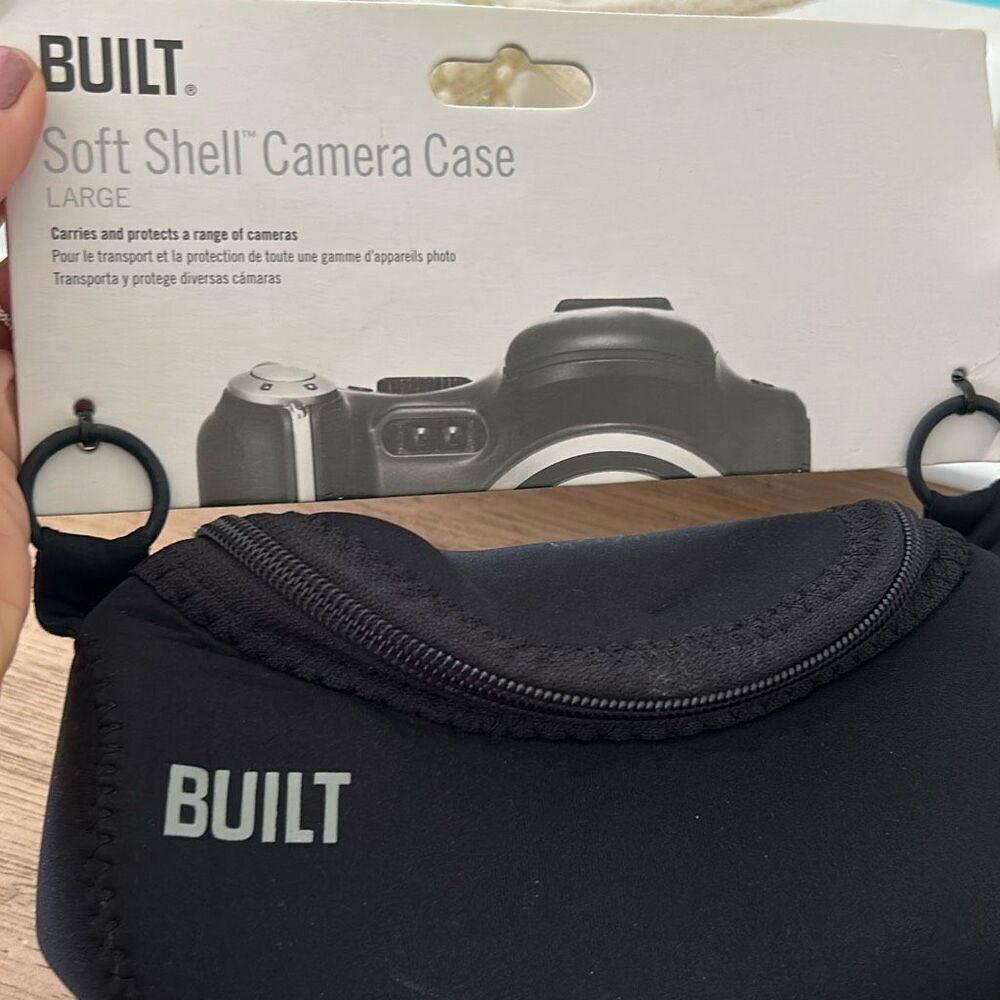 NWT Built black neoprene softshell camera case with adjustable shoulder strap - Picture 2 of 5